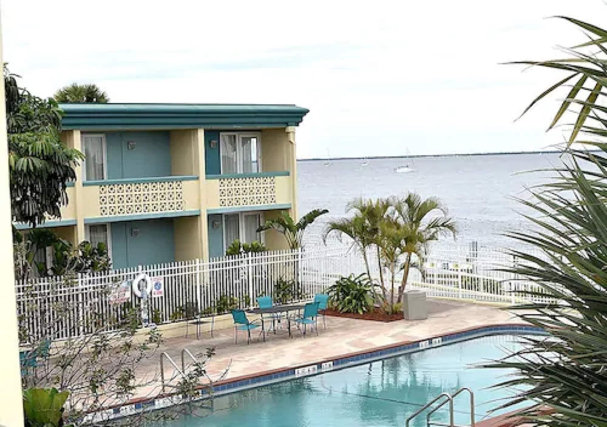 Punta Gorda Waterfront Hotel & Suites Zewnętrze zdjęcie